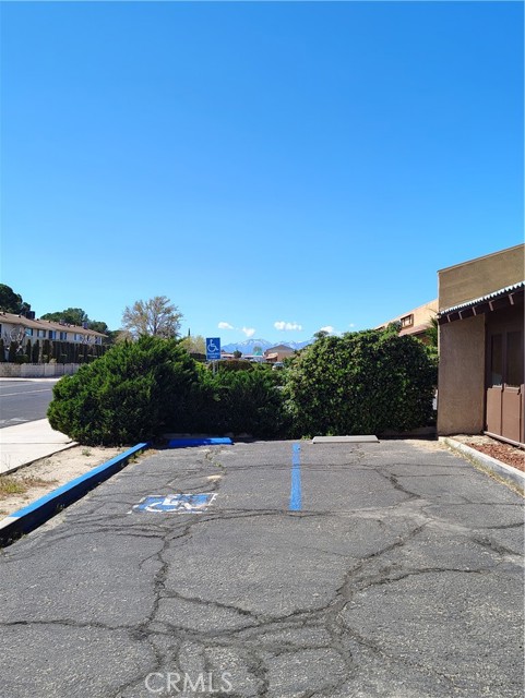 14368 St Andrews Drive, Victorville, California 92395, ,Commercial Lease,For Rent,14368 St Andrews Drive,CRHD25073720