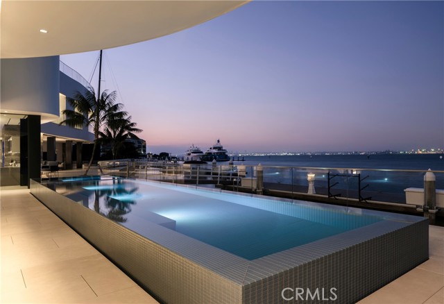 3 The Point, Coronado CA: https://media.crmls.org/medias/97aa6d5e-eb0b-450d-8e23-e764ca1a7696.jpg