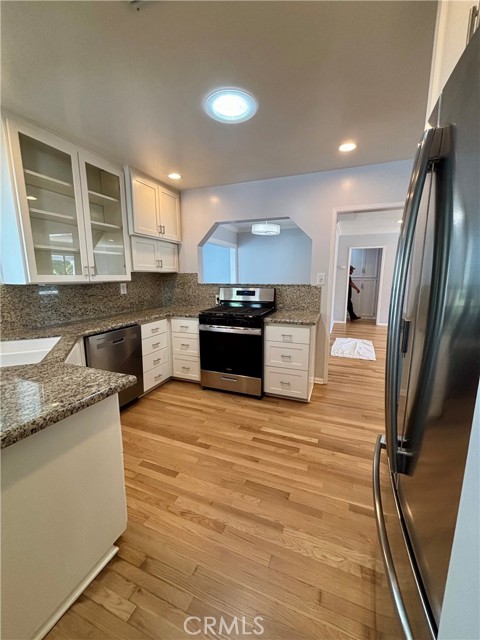 6372 Zelzah photo 30