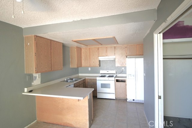 Detail Gallery Image 4 of 17 For 751 Higgins Rd #10,  Barstow,  CA 92311 - 3 Beds | 2 Baths