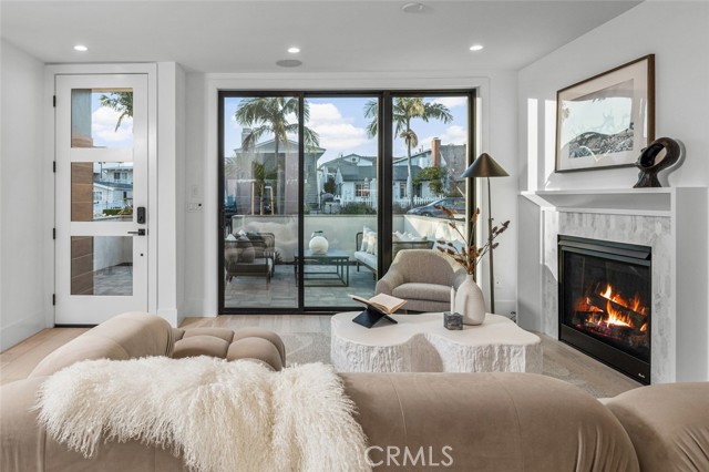 Detail Gallery Image 6 of 38 For 512 Marguerite Ave, Corona Del Mar,  CA 92625 - 3 Beds | 3/2 Baths