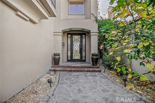 Detail Gallery Image 3 of 38 For 6452 Doral Dr, Huntington Beach,  CA 92648 - 5 Beds | 3/1 Baths