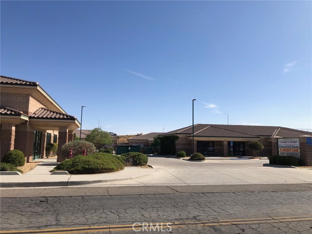 16490 Walnut Street, Hesperia, California 92345, ,Commercial Lease,For Rent,16490 Walnut Street,CRHD23087838