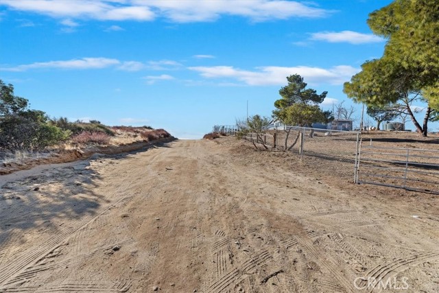 60500 Indian Paint Brush Road, Anza CA: https://media.crmls.org/medias/97af71b7-74dd-4943-8dd4-c79bdbf50362.jpg