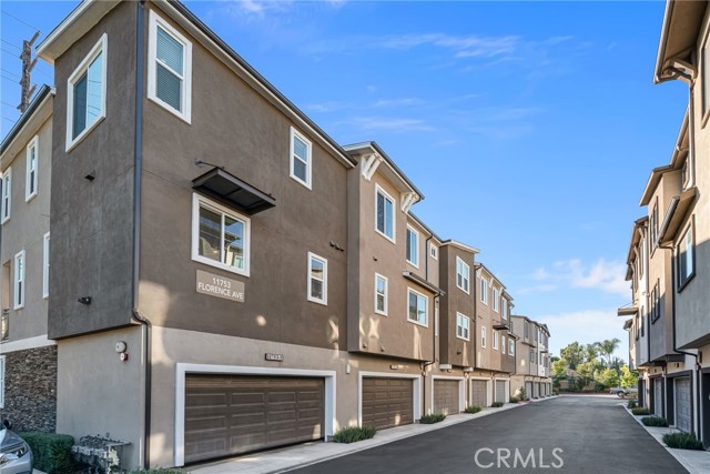 Detail Gallery Image 45 of 47 For 11753 Florence Ave #5,  Santa Fe Springs,  CA 90670 - 2 Beds | 3 Baths