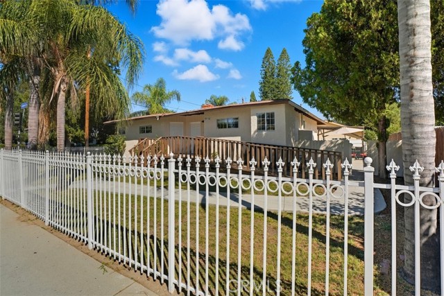 7958 Tampa Ave, Reseda CA: https://media.crmls.org/medias/97afe6f7-5da5-4d50-bd1d-18a56efa7975.jpg