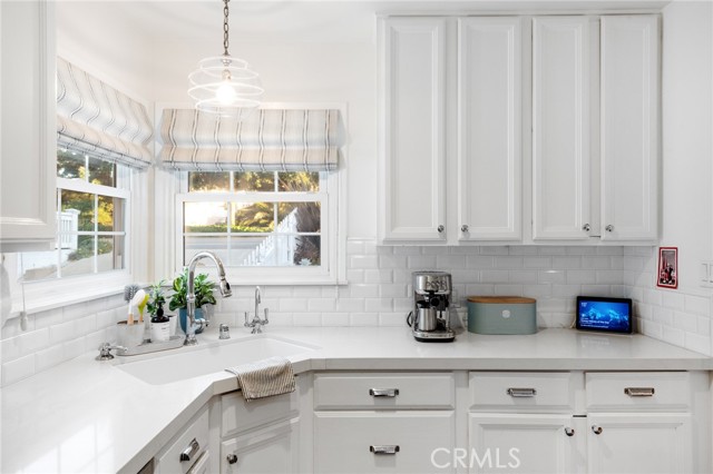 2825 Valley Drive, Manhattan Beach, California 90266, 4 Bedrooms Bedrooms, ,2 BathroomsBathrooms,Residential,Sold,Valley,SB23231512