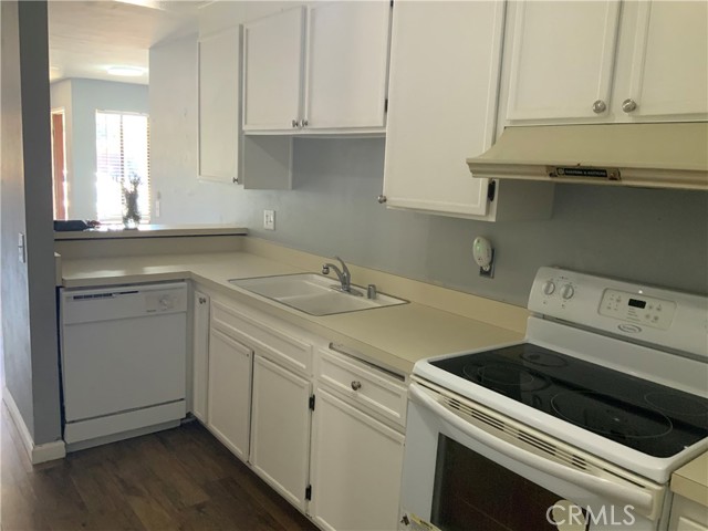 Detail Gallery Image 9 of 19 For 9020 Newport Ave #17,  Fontana,  CA 92335 - 2 Beds | 2 Baths