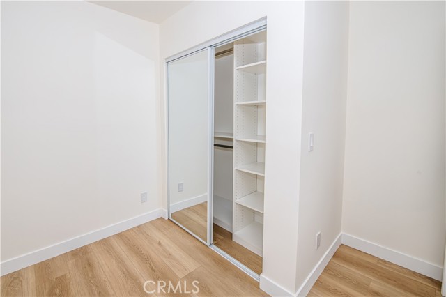 Detail Gallery Image 11 of 19 For 7760 Independence Ave, Canoga Park,  CA 91304 - 4 Beds | 2/1 Baths