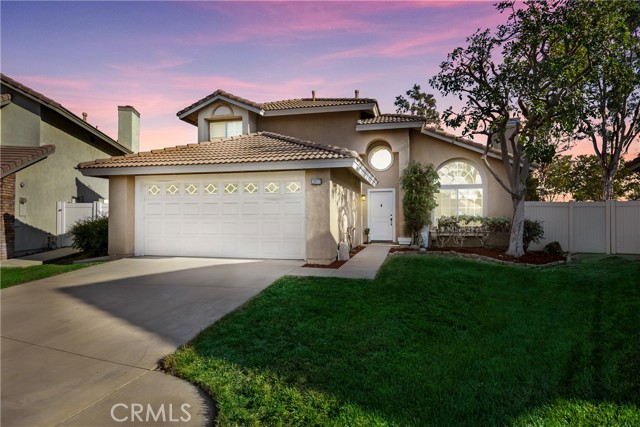 Detail Gallery Image 1 of 11 For 29177 Palm View Ln, Highland,  CA 92346 - 4 Beds | 3 Baths