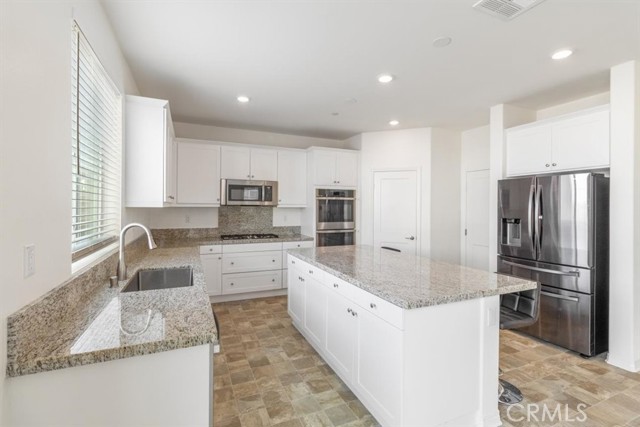 Detail Gallery Image 13 of 42 For 4852 S Jordan Ave, Ontario,  CA 91762 - 5 Beds | 3 Baths