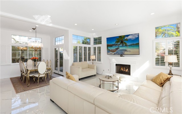 Detail Gallery Image 7 of 51 For 2421 E 16th #1,  Newport Beach,  CA 92663 - 4 Beds | 2/1 Baths