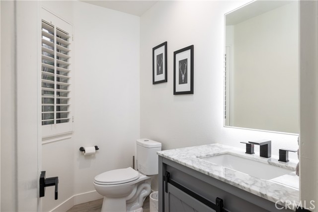 2295 La Playa N Drive, Costa Mesa CA: https://media.crmls.org/medias/97b3af02-b8e7-46b6-8e69-ea2aac36a55e.jpg