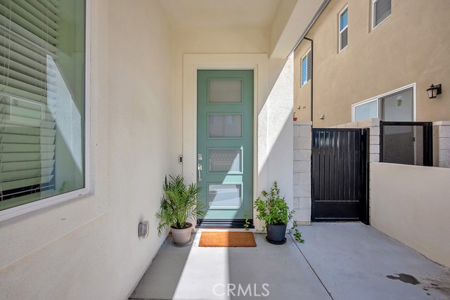 Detail Gallery Image 6 of 52 For 27238 Red Willow Ct, Valencia,  CA 91381 - 4 Beds | 2/1 Baths