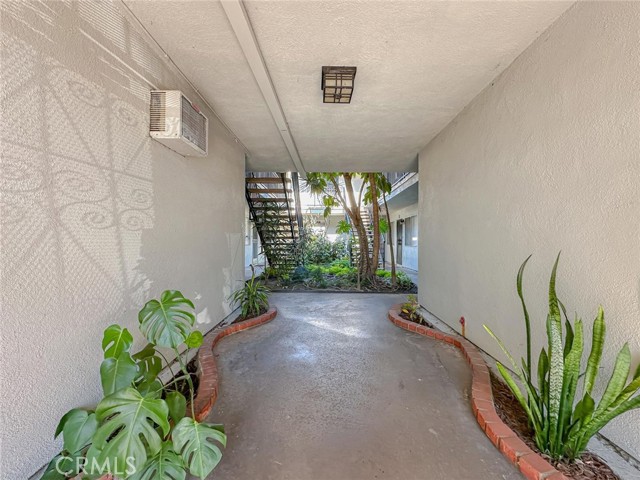 Detail Gallery Image 36 of 46 For 3045 E Theresa #8,  Long Beach,  CA 90814 - 1 Beds | 1 Baths