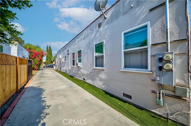 Detail Gallery Image 33 of 39 For 3015 Edgehill Dr, Los Angeles,  CA 90018 - – Beds | – Baths