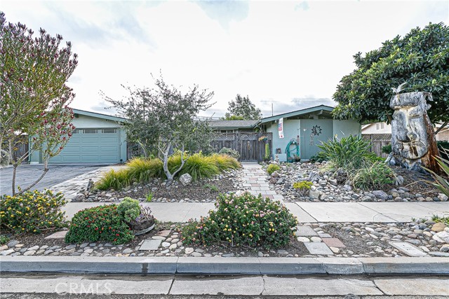 Detail Gallery Image 1 of 29 For 1010 via Esmeralda, Santa Maria,  CA 93455 - 3 Beds | 1/1 Baths