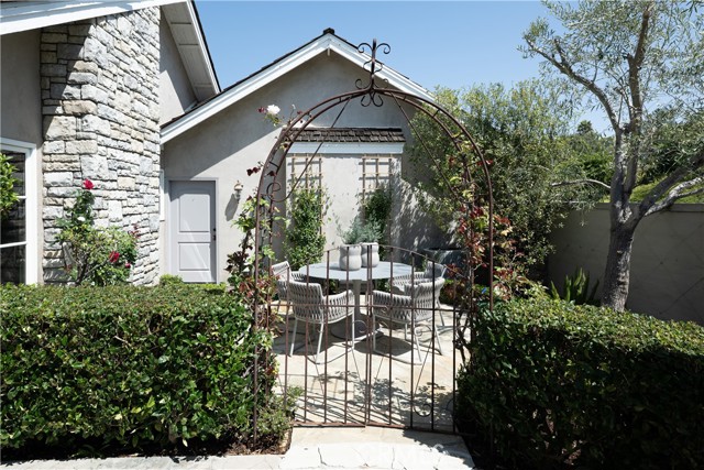 Detail Gallery Image 15 of 54 For 2001 Yacht Resolute, Newport Beach,  CA 92660 - 3 Beds | 2/1 Baths