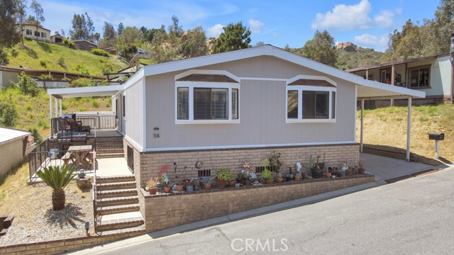 24425 Woolsey Canyon Road, West Hills CA: https://media.crmls.org/medias/97b5d23b-25ed-4b6a-a9a0-441604af9736.jpg