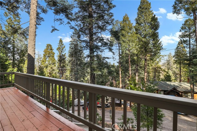 Detail Gallery Image 8 of 40 For 994 Lausanne Dr, Crestline,  CA 92325 - 4 Beds | 2/1 Baths