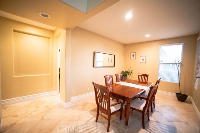 Detail Gallery Image 6 of 14 For 13539 Laurel Ct, Corona,  CA 92880 - 5 Beds | 3/1 Baths