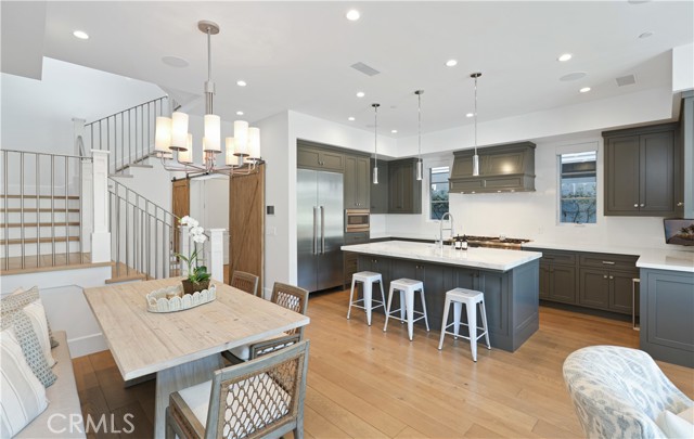 Detail Gallery Image 2 of 42 For 708 Heliotrope, Corona Del Mar,  CA 92625 - 3 Beds | 3 Baths