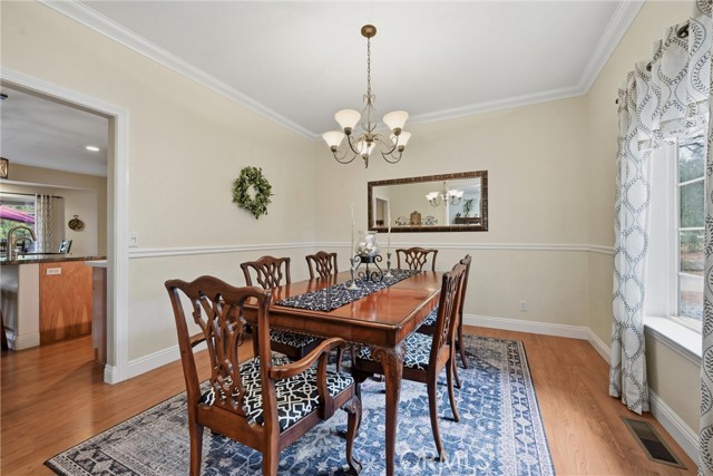 Detail Gallery Image 10 of 52 For 8863 Fox Dr, Cobb,  CA 95426 - 3 Beds | 2/1 Baths