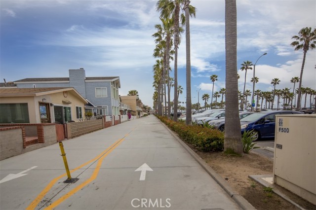 Detail Gallery Image 28 of 31 For 418 E Oceanfront, Newport Beach,  CA 92661 - 2 Beds | 2/1 Baths