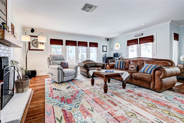 Detail Gallery Image 18 of 33 For 1736 1st St, Manhattan Beach,  CA 90266 - 3 Beds | 2 Baths