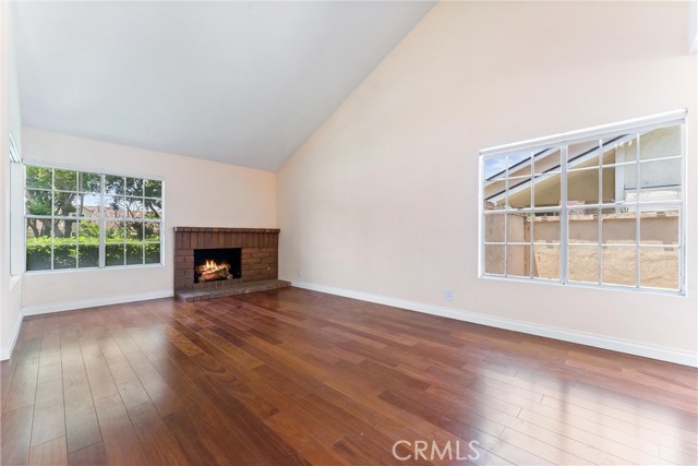 44 W Yale, Irvine CA: https://media.crmls.org/medias/97b8a957-0396-4c65-ba22-90fd8924a006.jpg