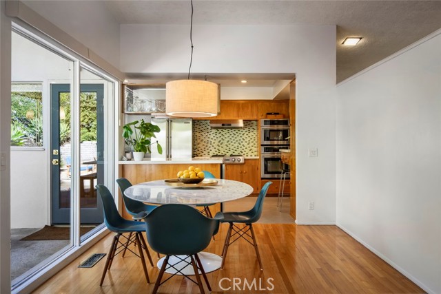 Detail Gallery Image 20 of 54 For 2820 E Chevy Chase Dr, Glendale,  CA 91206 - 2 Beds | 2 Baths