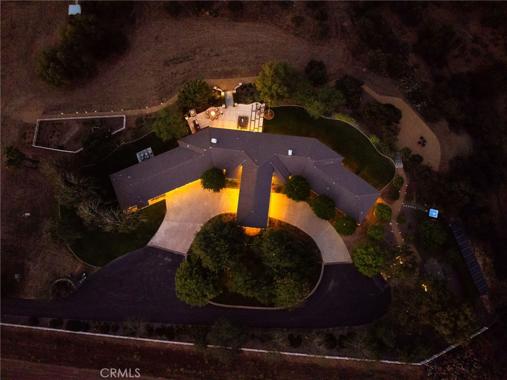 https://media.crmls.org/medias/97b97272-4b00-444d-b0dd-e6b0db8583dc.jpg?preset=X-Large