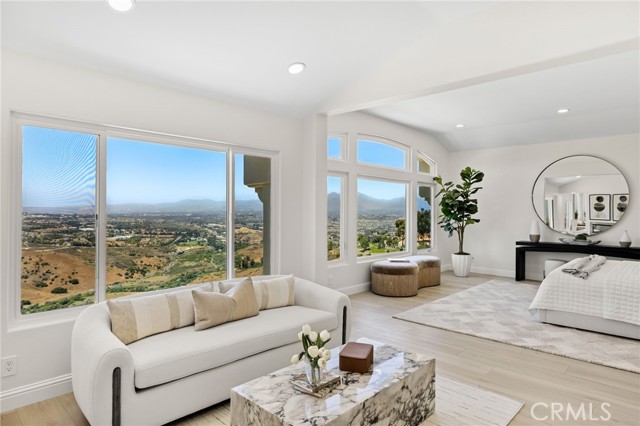 Image 33 of 75 For 7 Sierra Vista