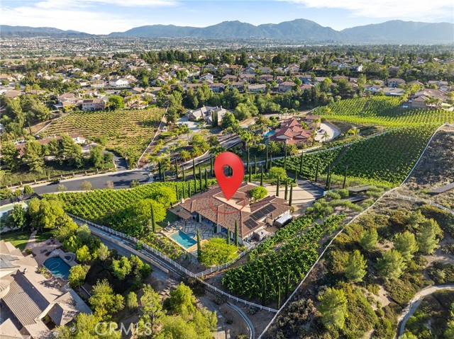 33260 Susan Grace Court, Temecula CA: https://media.crmls.org/medias/97bb1d01-0d6e-4d9f-9bd3-41554dbaf550.jpg