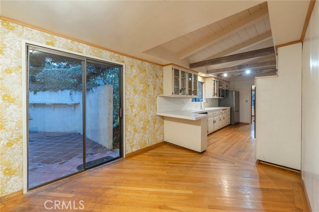 Kitchen eating area