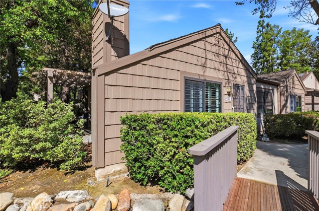 Detail Gallery Image 4 of 24 For 518 Blue Water, Fullerton,  CA 92831 - 2 Beds | 2 Baths