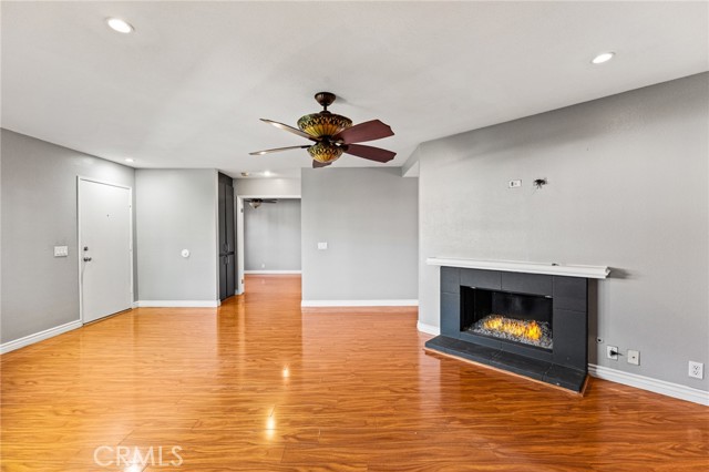 Detail Gallery Image 8 of 24 For 14870 Stonehedge Ln, Westminster,  CA 92683 - 2 Beds | 2 Baths