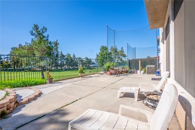 Detail Gallery Image 4 of 45 For 33353 Wallace Way, Yucaipa,  CA 92399 - 3 Beds | 2/1 Baths