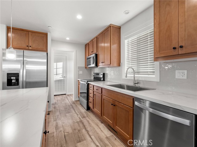 Detail Gallery Image 11 of 39 For 12526 Ponderosa Rd, Pinon Hills,  CA 92372 - 3 Beds | 2 Baths