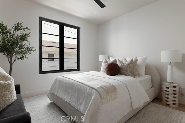 Detail Gallery Image 14 of 20 For 1594 Redlands Pl, Costa Mesa,  CA 92627 - 4 Beds | 3/1 Baths