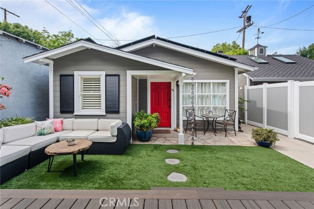4323 Laurelgrove Avenue, Studio City CA: https://media.crmls.org/medias/97bfd5fb-f488-46a1-af94-30b5defdaffe.jpg