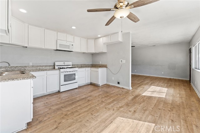 Detail Gallery Image 9 of 34 For 40602 Shellie Ln, Hemet,  CA 92544 - 4 Beds | 2 Baths