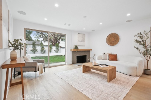 Detail Gallery Image 5 of 31 For 1147 Charleston, Costa Mesa,  CA 92626 - 4 Beds | 2 Baths