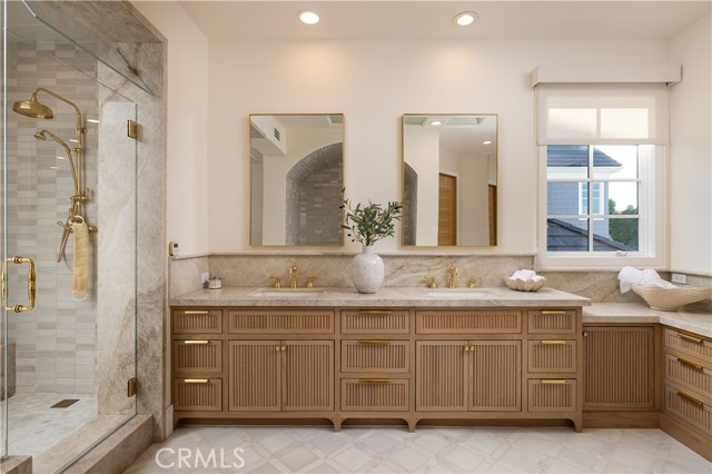 Detail Gallery Image 12 of 72 For 8 Gleneagles Dr, Newport Beach,  CA 92660 - 5 Beds | 5/1 Baths