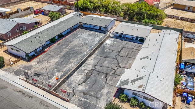 518 W Fredricks Street, Barstow CA: https://media.crmls.org/medias/97c16900-4893-413e-9f92-f98e5cf812e5.jpg