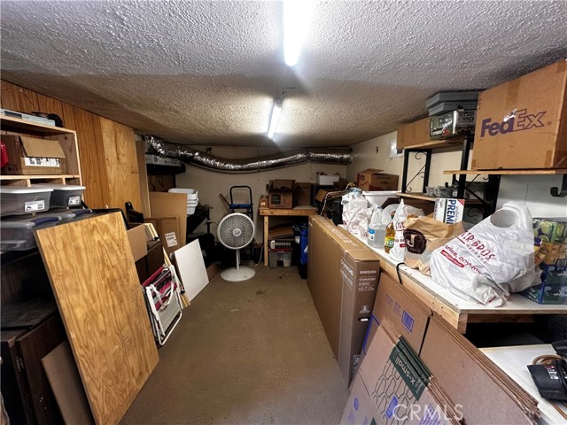 22864 Alder Lane, Crestline CA: https://media.crmls.org/medias/97c199f5-fc24-401f-979e-a4f57dd0d44b.jpg