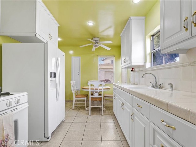 Detail Gallery Image 15 of 49 For 2215 Fitzgerald Ave, Commerce,  CA 90040 - 2 Beds | 2 Baths