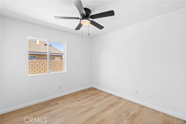 Detail Gallery Image 10 of 26 For 555 Koufax Dr, Lancaster,  CA 93535 - 3 Beds | 2 Baths