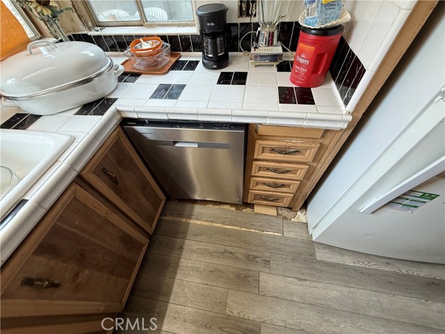 Detail Gallery Image 5 of 23 For 929 E Foothill #46,  Upland,  CA 91786 - 3 Beds | 2/1 Baths