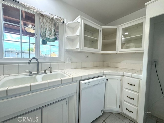 Detail Gallery Image 9 of 22 For 12145 Lakeview Dr, Trona,  CA 93562 - 3 Beds | 2 Baths